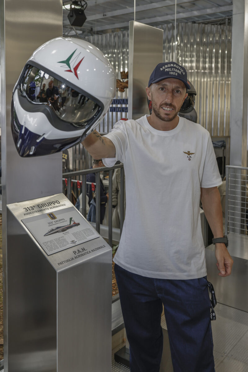 Tony Cairoli – AERONAUTICA MILITARE + AIROH – 108^ Pitti Immagine Uomo 17 Giugno 2025 – Foto01